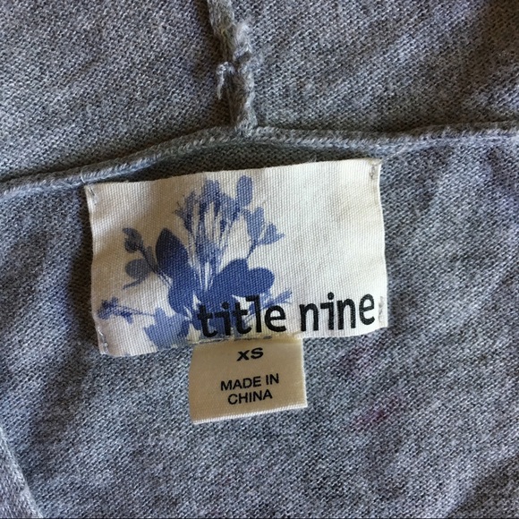 Title Nine hooded sweater - XS - Picture 3 of 4